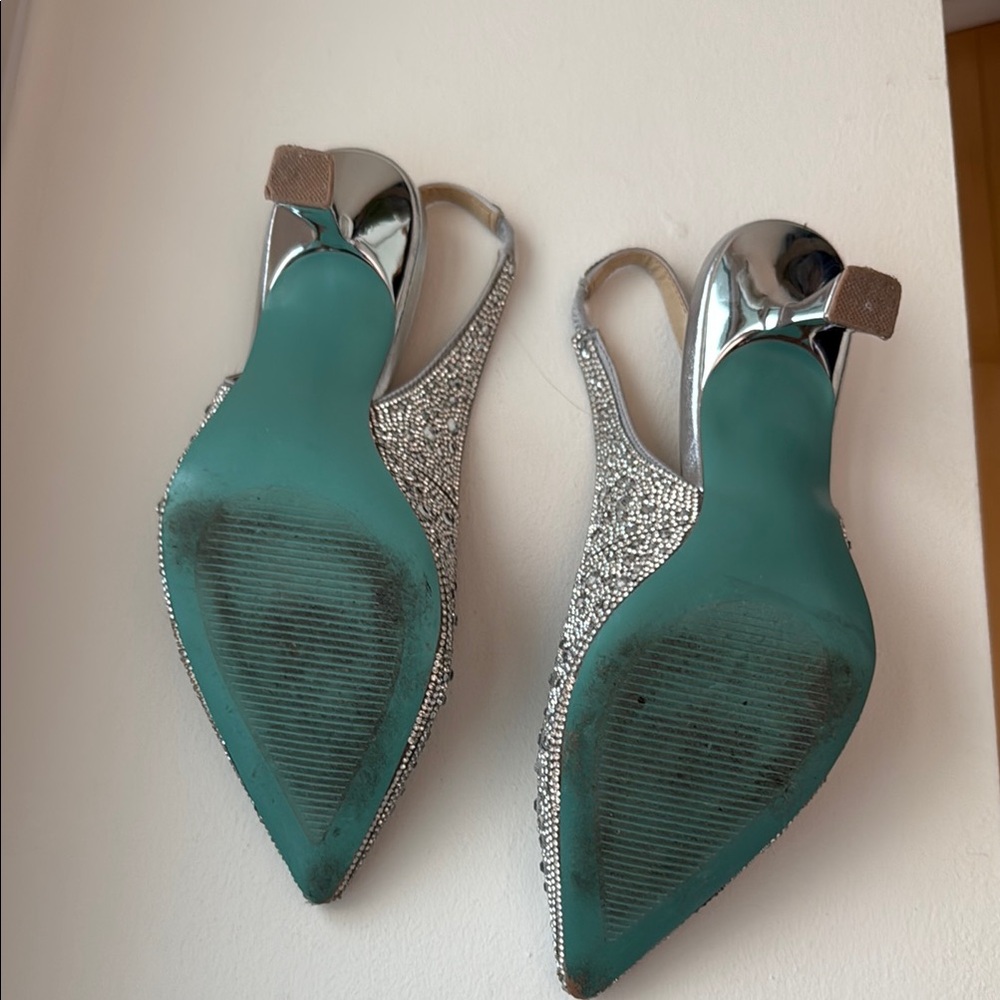 Shimmering Silver Slingback Heels - Picture 4 of 6